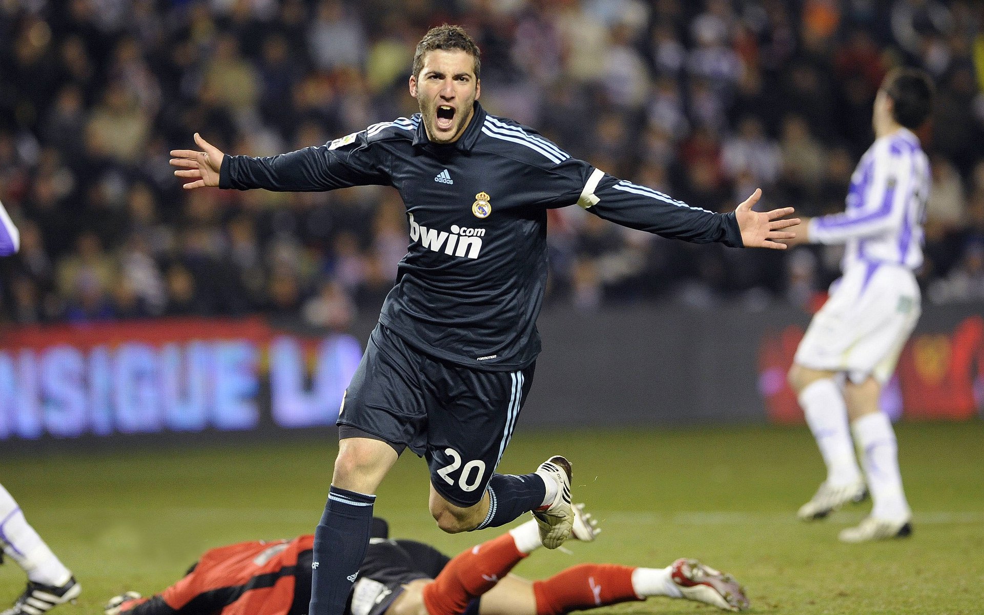 电竞战队品牌建设的成功案例分享，经营电竞战队的游戏