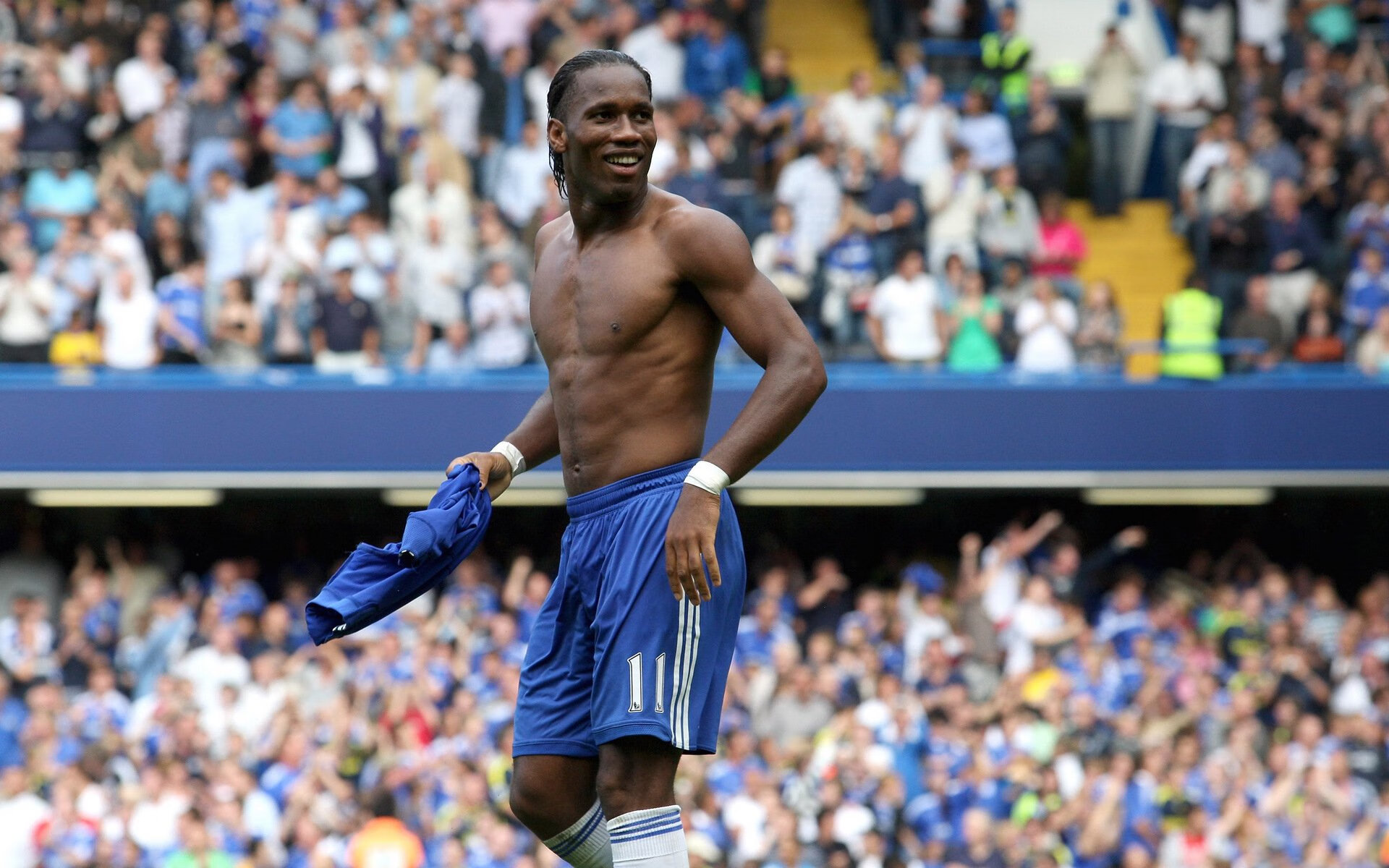 皇马快攻反击屡屡得手，胜局逐步扩大，皇马边路快马